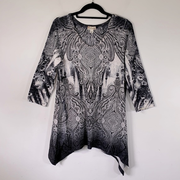 World Unity Star Ace Embellished Women’s Size M Black White Paisley Tunic Top - Picture 1 of 13